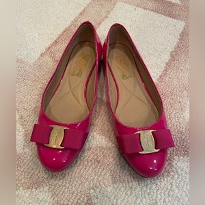 Salvatore Ferragamo Vara Flats in Fuchsia